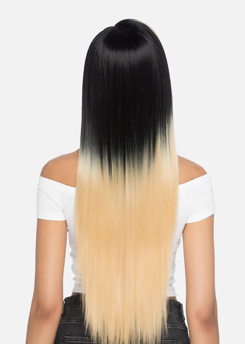 30″ LAYERED STRAIGHT STYLE WITH INVISIBLE SIDE PART